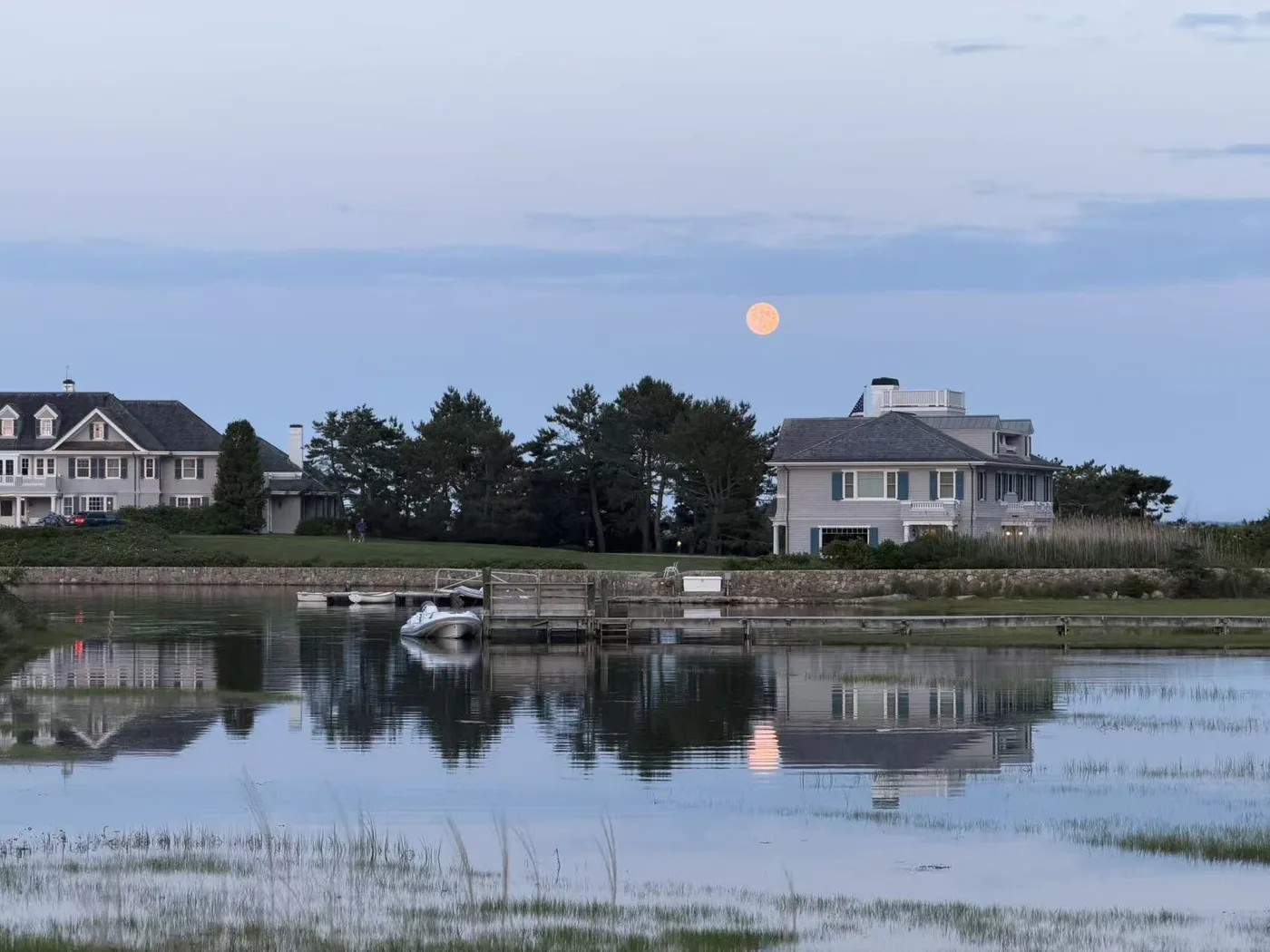 beautiful scenery at the tail of Woods Hole penisula.